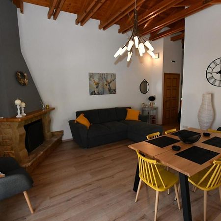 شقة Downtown Loft آيجيون المظهر الخارجي الصورة