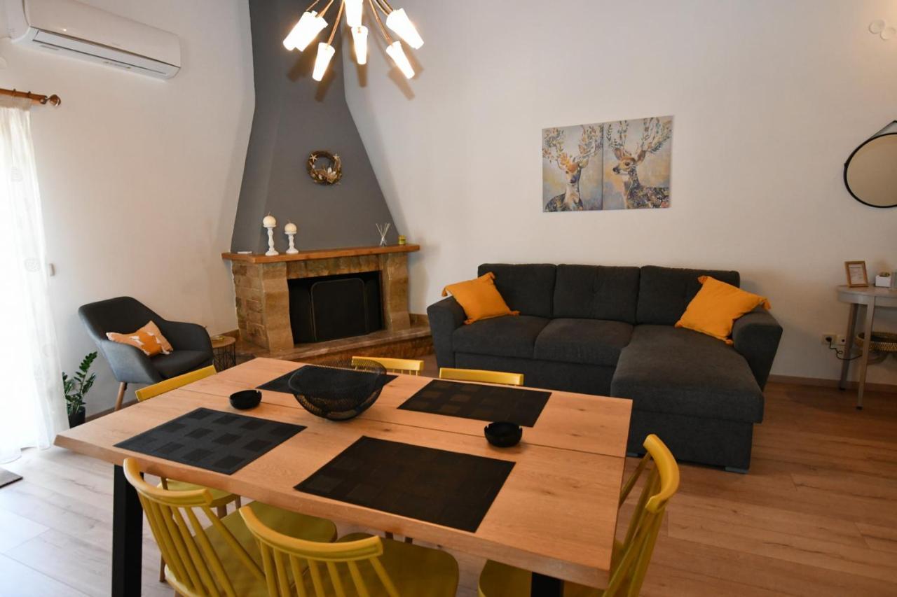 شقة Downtown Loft آيجيون المظهر الخارجي الصورة