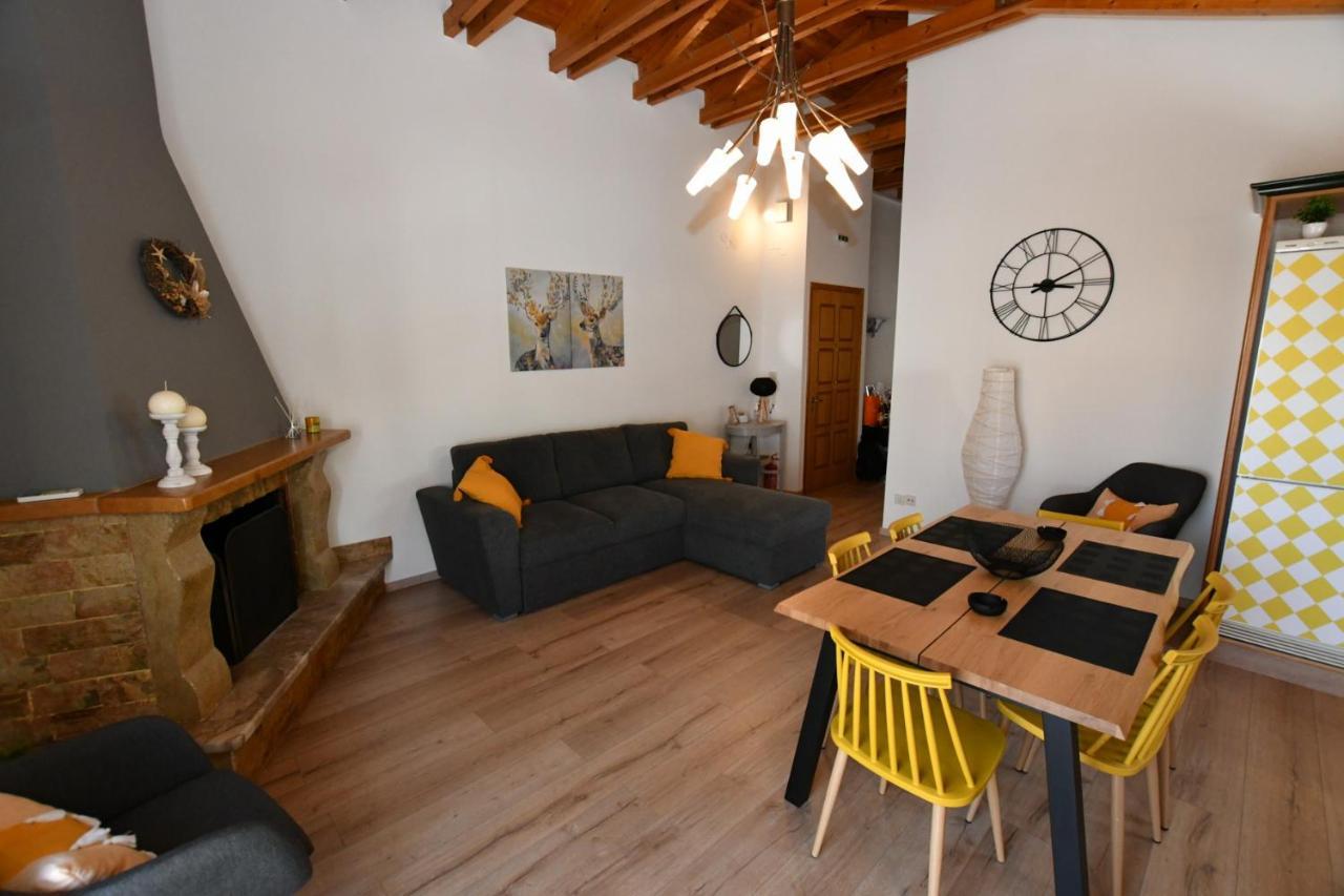 شقة Downtown Loft آيجيون المظهر الخارجي الصورة